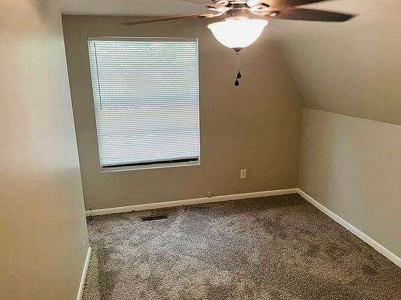 4th image of 3679 Doris Dr