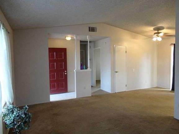 Living/Entry/Dining