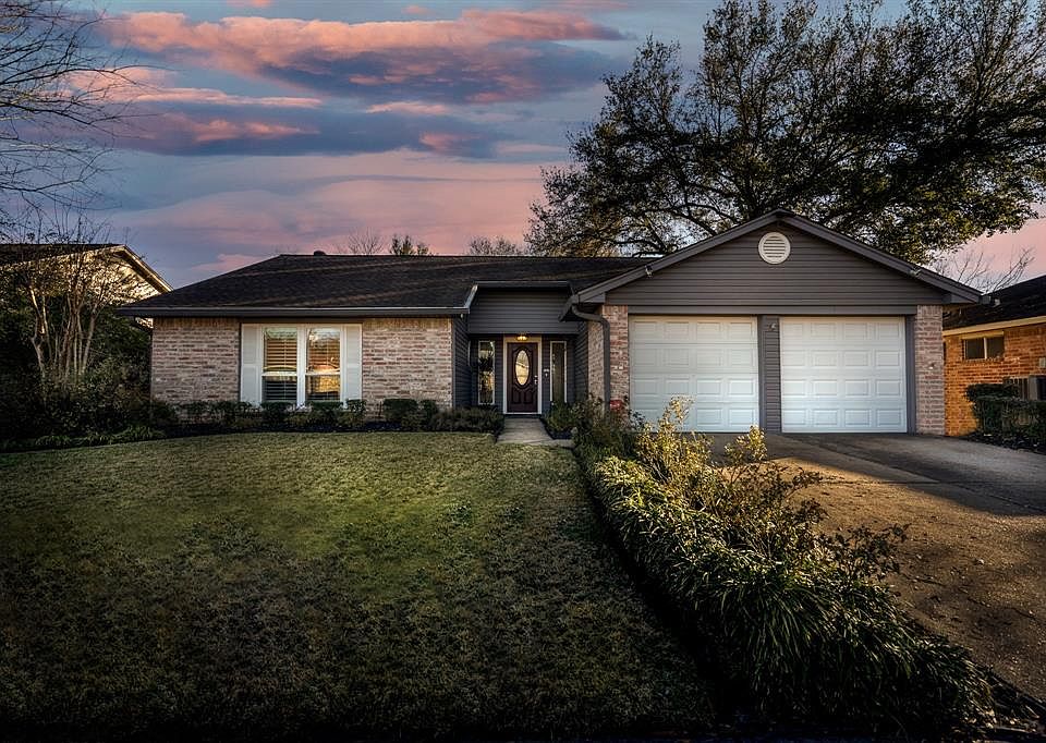 Twi-light view of property