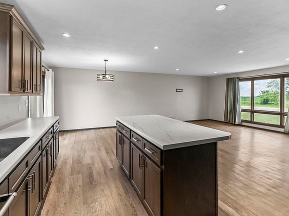 3rd image of 46704 265th St