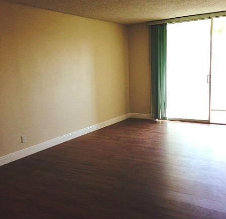 5th image of 206 SE 10th St APT 404