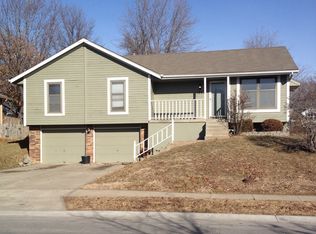 1022 NE Mulberry St, Lees Summit, MO 64086
