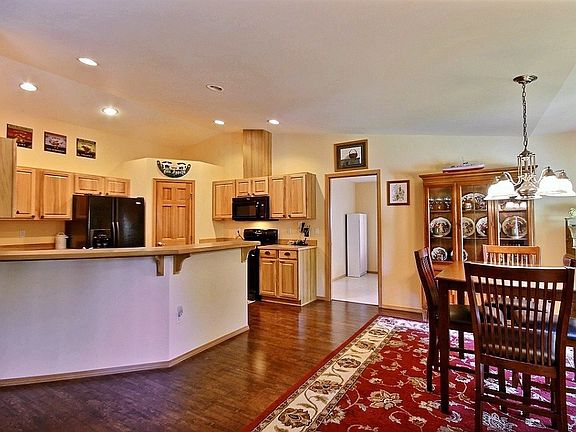 5th image of 6439 Glory Ln NW