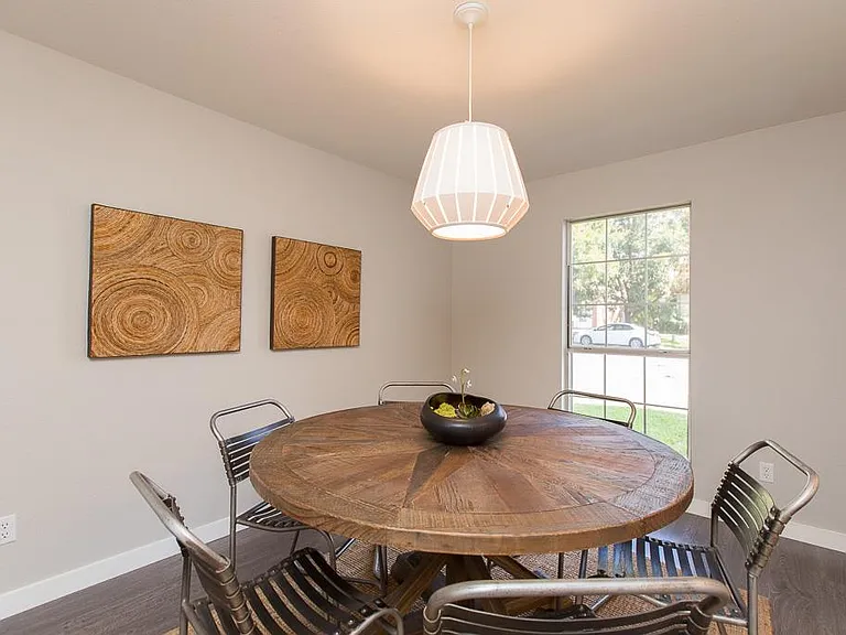 917 Minturn Ln — Photo 3