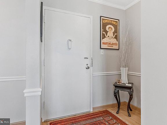 3rd image of 801 N Pitt St APT 1006