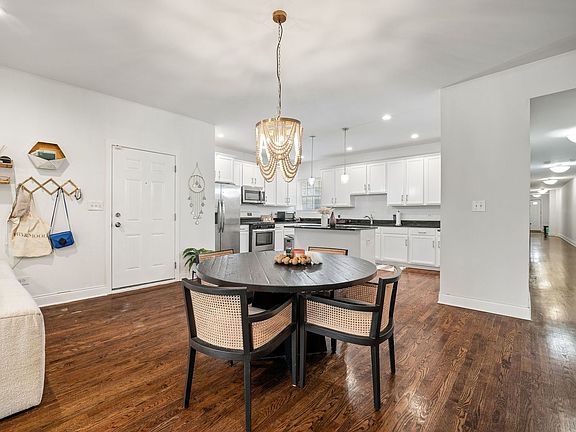 5th image of 4326 S King Dr #2