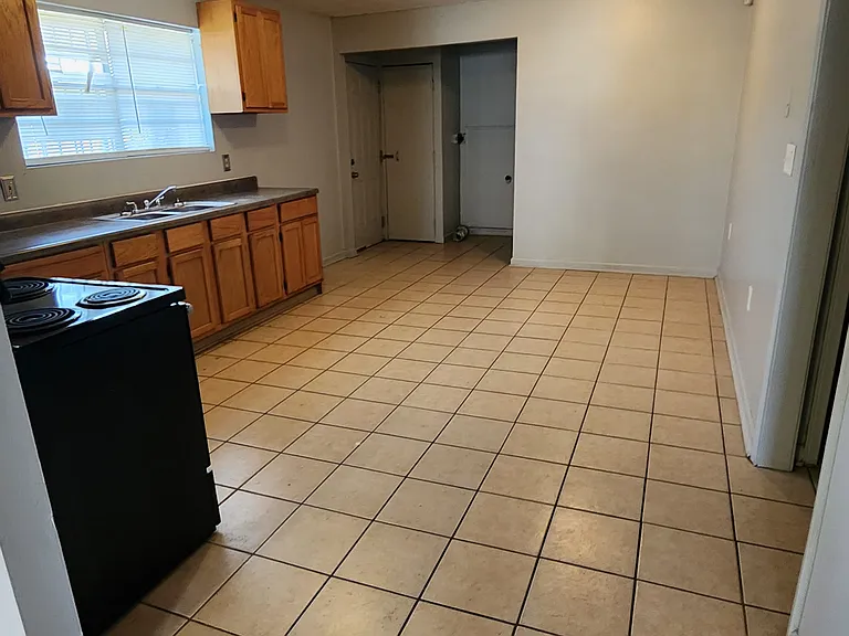 7040 Bunker Hill Rd — Photo 4