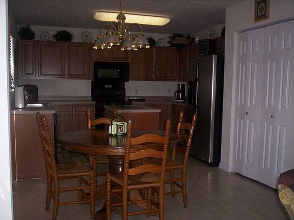 Wonderful Kitchen with Eating Nook