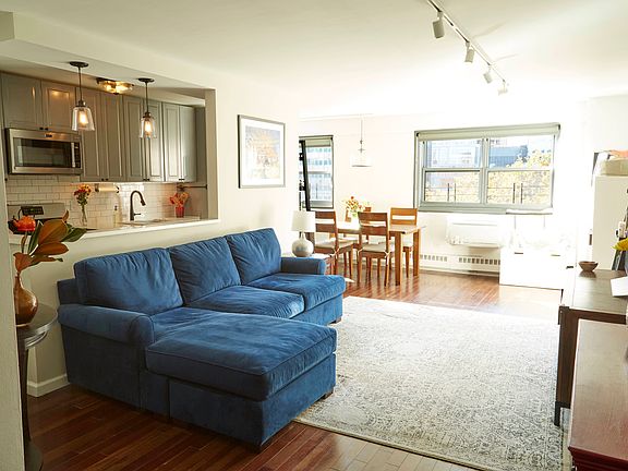 2nd image of 122 Ashland Pl APT 10A