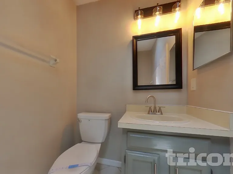 110 Yorktown Pl — Photo 9