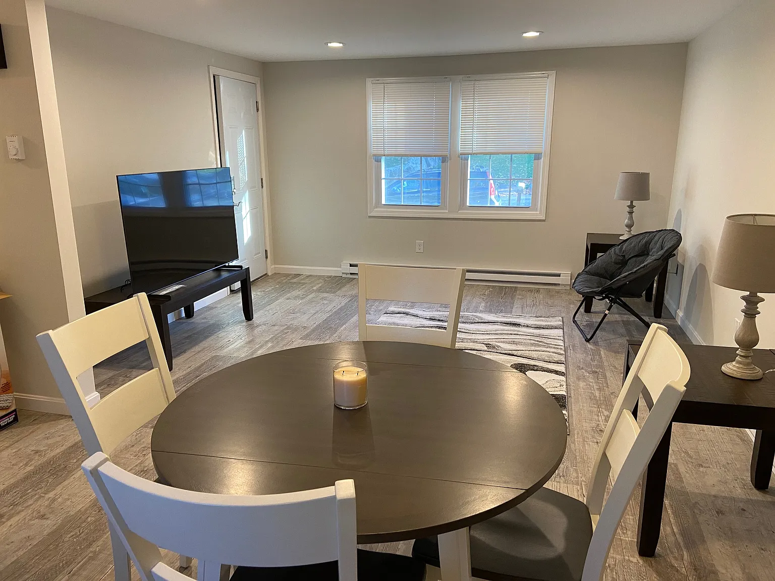 2 bed, 850 sqft, $1,800 — Photo 2