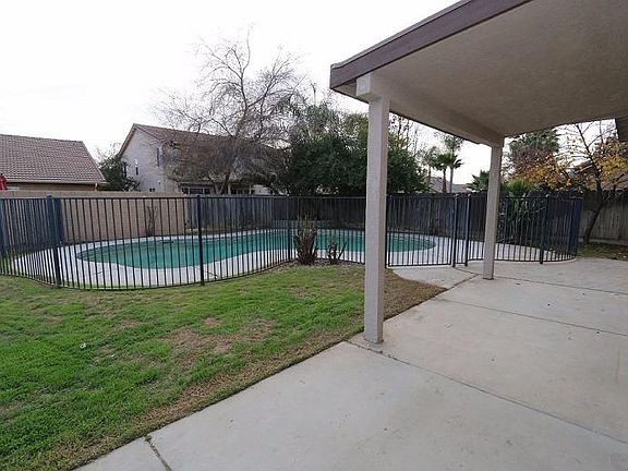 2nd image of 945 W Pepper Dr