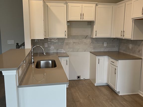 3rd image of 504 Gilroy Ct Lot 90