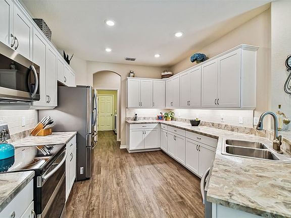 4th image of 6635 Islington Way
