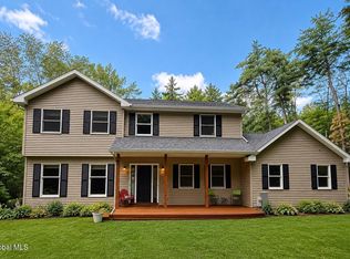 23 Holloway Lane, Averill Park, NY 12018