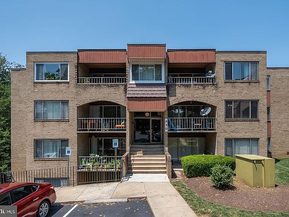 2nd image of 430 Girard St APT 303