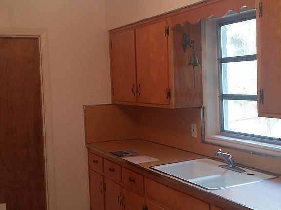 4th image of 20 Rosevere Way