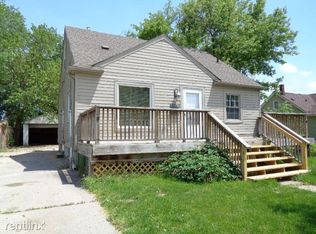 27200 Beechurst St, Roseville, MI 48066