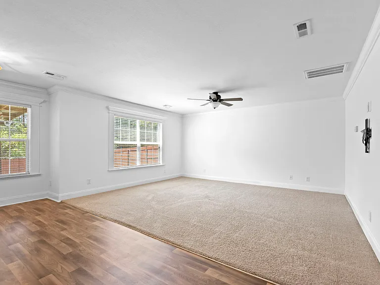 317 Wynberry Ct — Photo 4