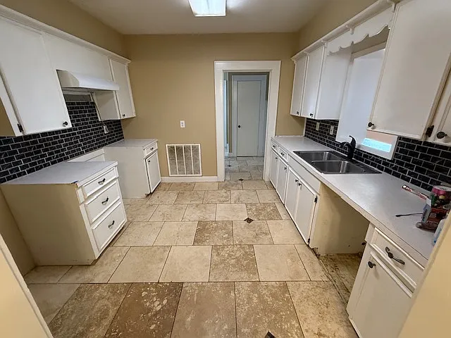 642 N Love St — Photo 7