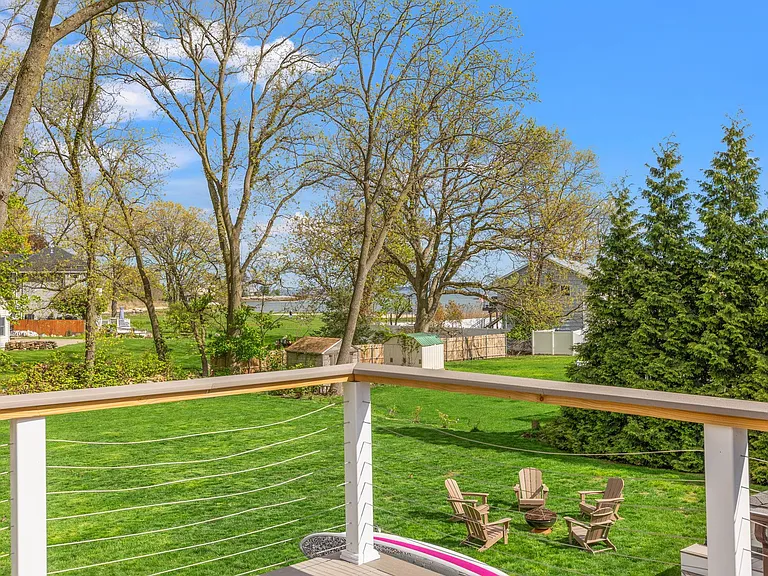 80 Soundview Dr — Photo 36