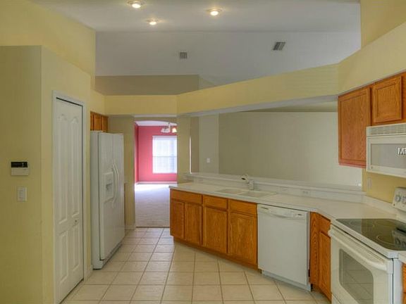 5th image of 10456 Lucaya Dr