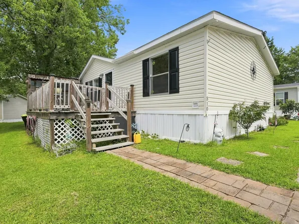 510 Folly Estates Dr., Myrtle Beach, SC 29588