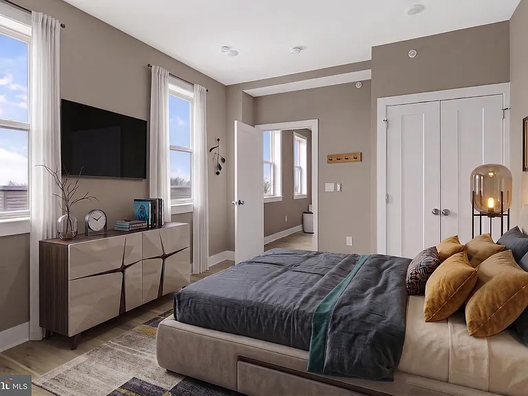 5230 Walnut St #5R — Photo 2