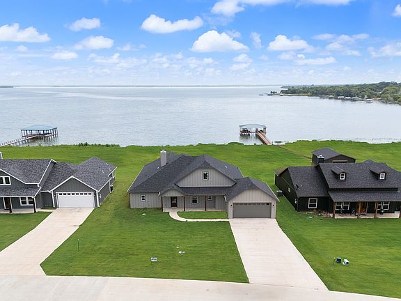 3rd image of 249 Caro Dr