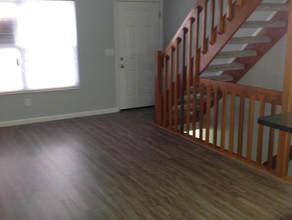 4th image of 4837 Stoneybrook Blvd