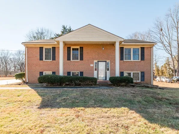 107 Howard Dr, Madison Heights, VA 24572