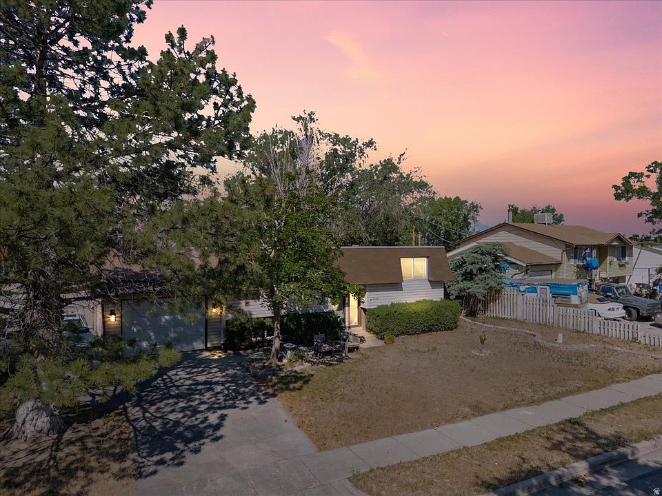 1st image of 10338 S Violet Dr