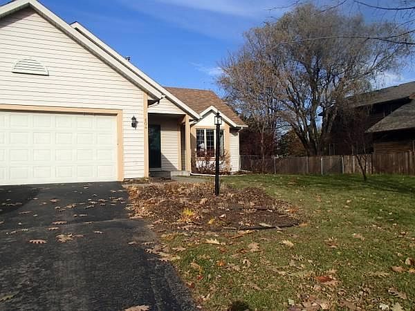 1st image of 604 Gill Ln