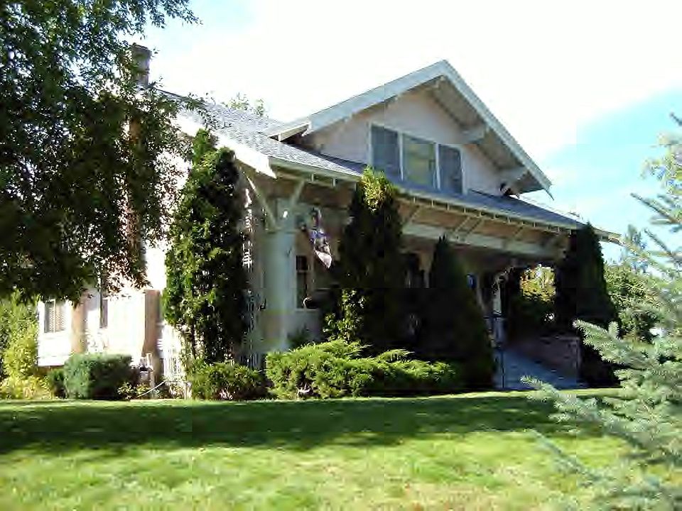 2nd image of 1004 Louisiana Ave