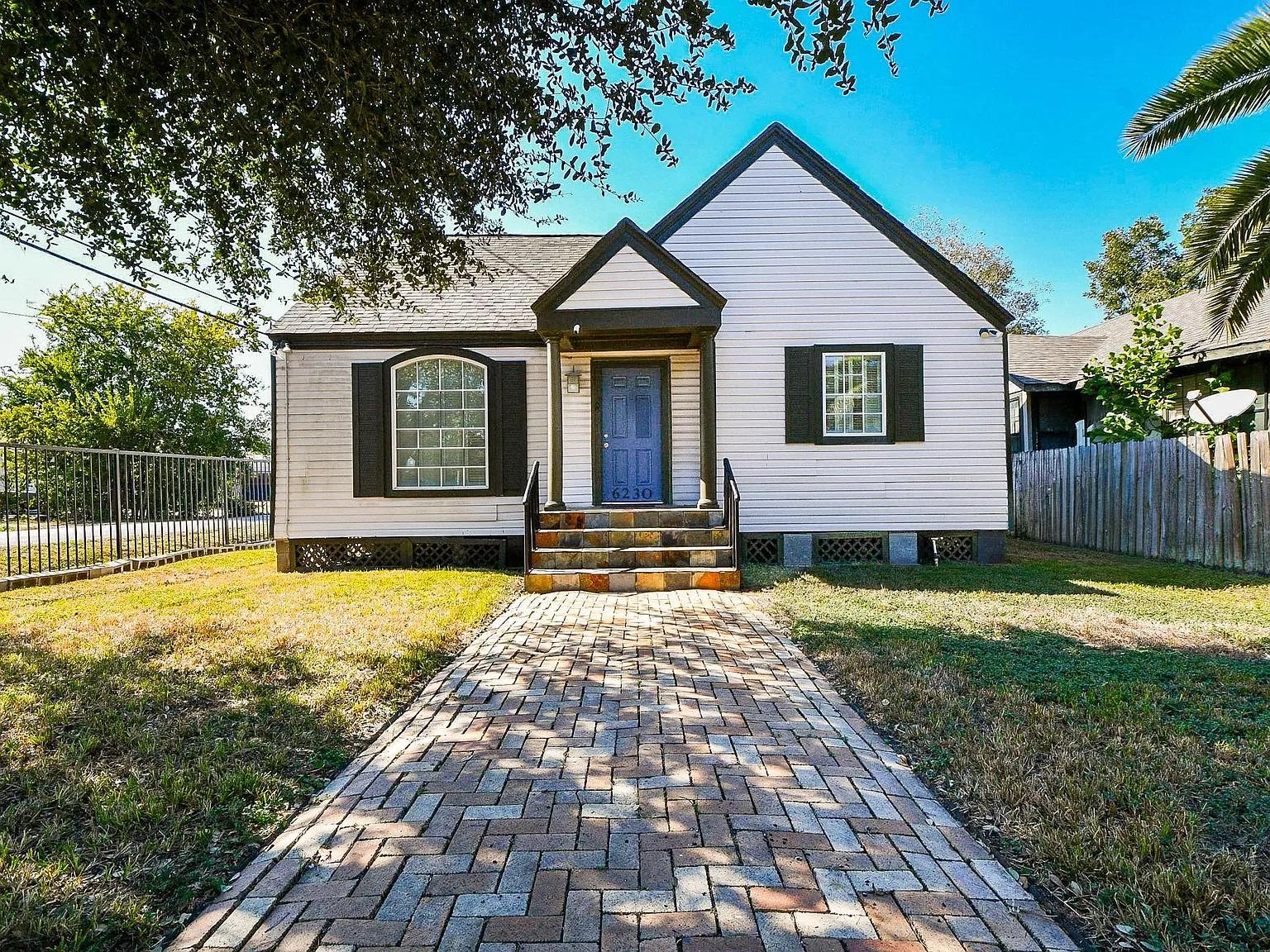 3 bed, 2.0 bath, 1666 sqft, $1,725 — Photo 3