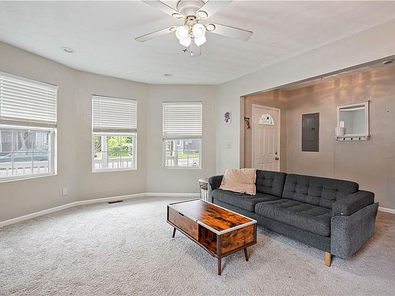 5th image of 1044 Lindenwood Ave