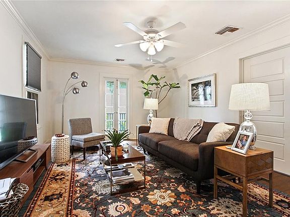3rd image of 1121 State St #23