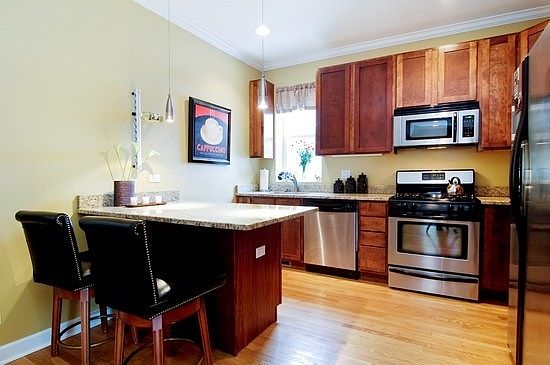 3rd image of 3419 N Wolcott Ave #3