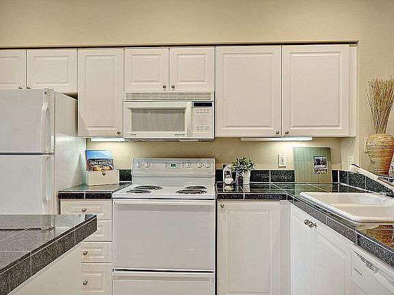 3rd image of 16125 Juanita Woodinville Way NE Unit 2305