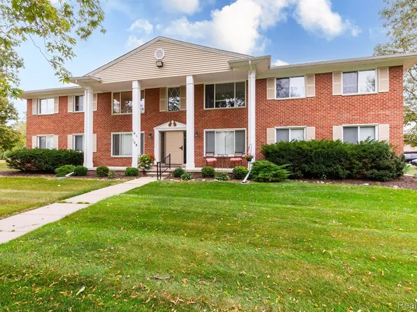 24111 Meridian Rd APT 101, Grosse Ile, MI 48138