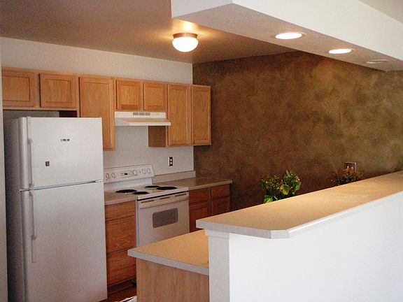 Functional Kitchen with Breakfast Bar