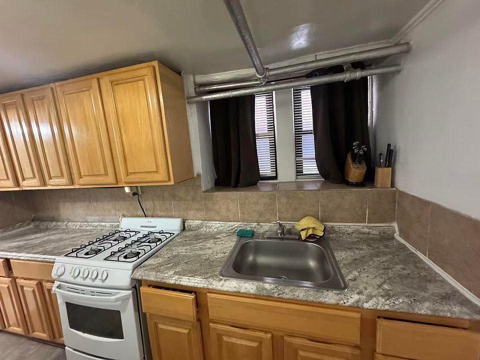 2nd image of 1617 Hone Ave Floor 1