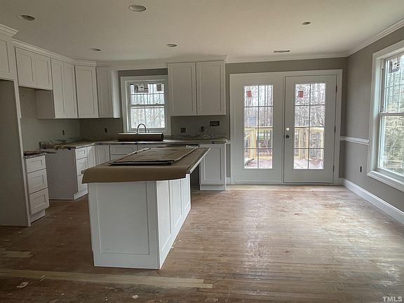 3rd image of 621 Greentree Dr