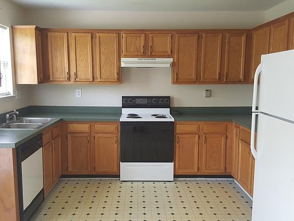 5th image of 623 Big Bear Ln