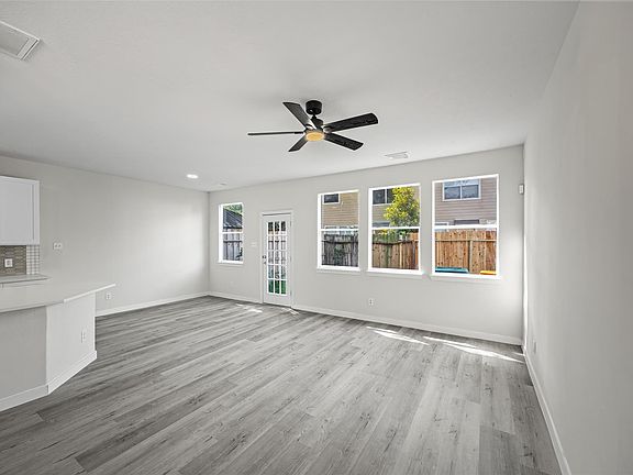 5th image of 16107 Greenport Ln