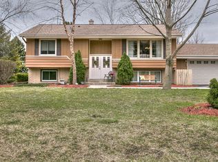 5222 S Menard Dr, New Berlin, WI 53151