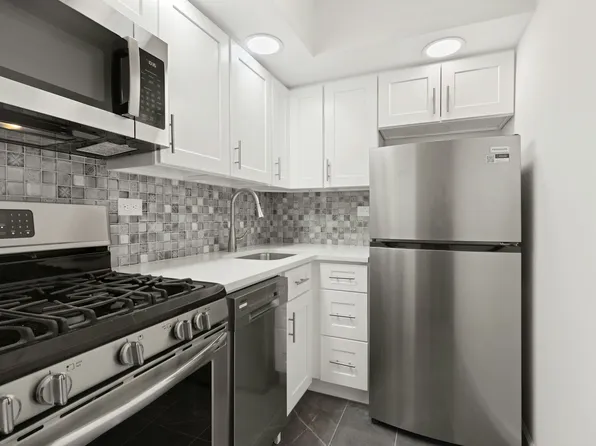 333 East 75th Street image 5 of 8