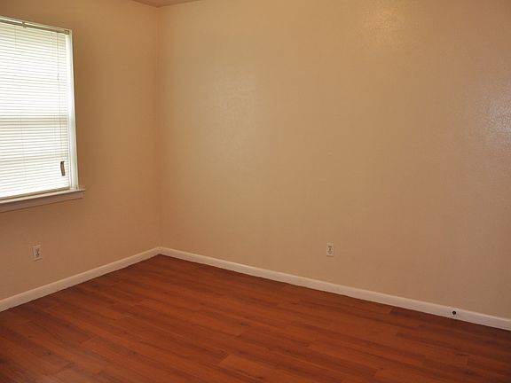 3rd image of 1206 Urbantke Ct APT D