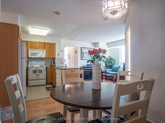 2nd image of 5940 Yonge St #201