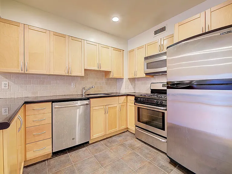 143 Mulberry St #5B — Photo 6